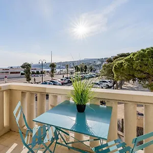 https://les-pieds-dans-leau-cassis.fr-provencehotel.com