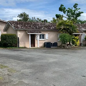 Petite Maison Dans Un Village Du Gers Sabazan